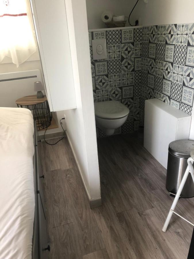 Studio 11M2 Magny-Cours Exteriör bild